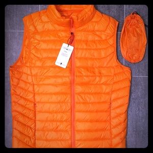 Packable Down vest with carrying bag